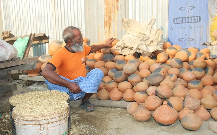 माटाका भाँडाले धानिएको पुस्तैनी जीवन