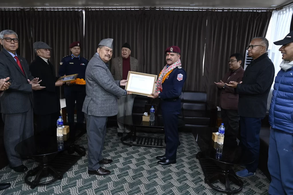 सर्वोत्कृष्ट सूचनामूलक भिडियो निर्माण गर्ने दुई प्रहरी सम्मानित