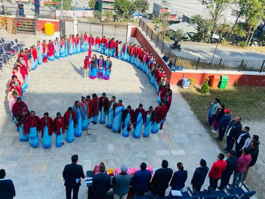 नसर्ने रोगबारे समुदायमा चेतना फैलाउँदै स्वास्थ्य स्वयंसेविका