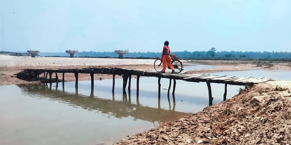 नदी तर्न काठे पुलकै भर, शुल्क तिर्नुपर्ने बाध्यता