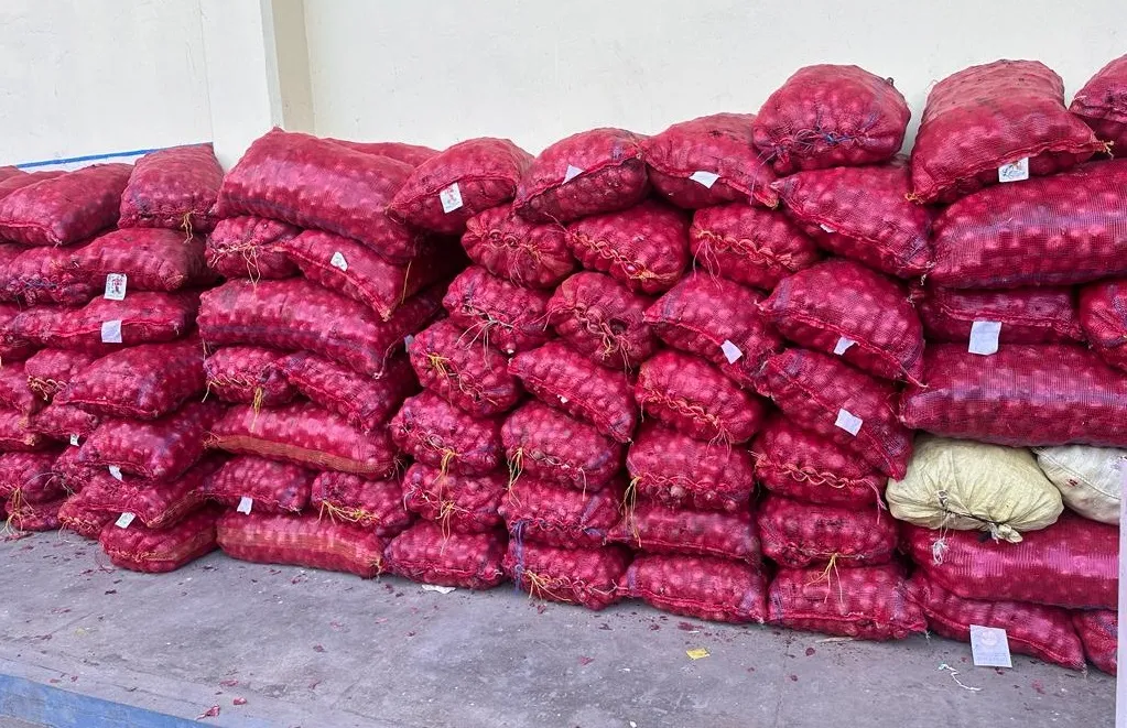 भारतबाट अवैध रुपमा भित्र्याइएको १३६ बोरा प्याज बरामद