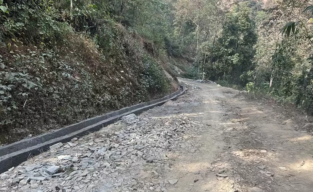 ट्रयाक खुलेको १५ वर्षपछि ग्रामीण सडक स्तरोन्नति