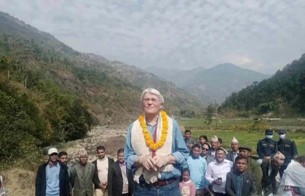 बेलायतका विकासमन्त्री दैलेखको दुर्गम गाउँ नौमूलेमा