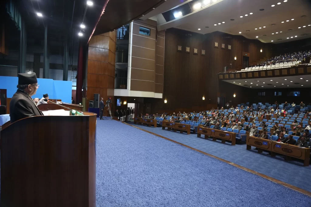 बैंक र व्यवसायी एउटै हुँदा देखिने समस्या निराकरण गर्न कानुनी व्यवस्था गरेका छौँ ; प्रधानमन्त्री