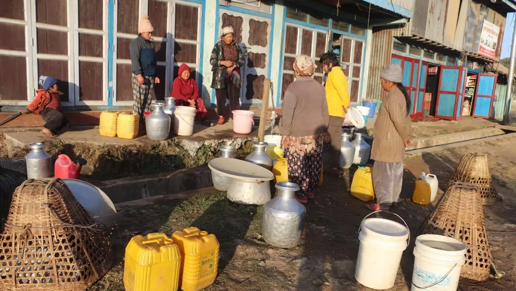 एक गाग्री पानी ल्याउन डेढ घण्टा