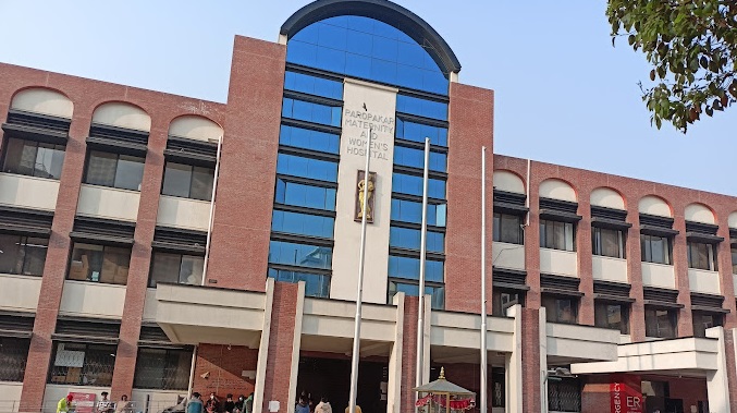 थापाथलीको प्रसूति गृहबाट २६ दिनको शिशु चोरी, सीसीटीभी फुटेज हेरेर अनुसन्धान गर्दै प्रहरी