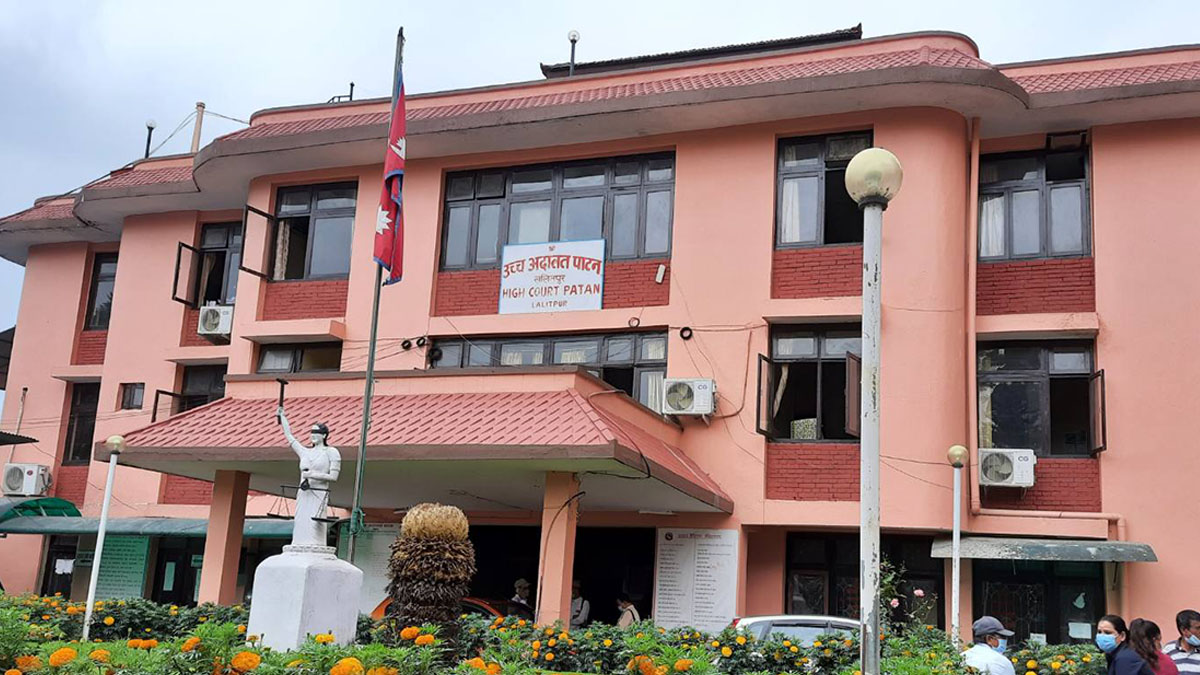 भाटभटेनी तत्काल खाली गराउने सूचना कार्यान्वयन नगर्न अन्तरिम आदेश