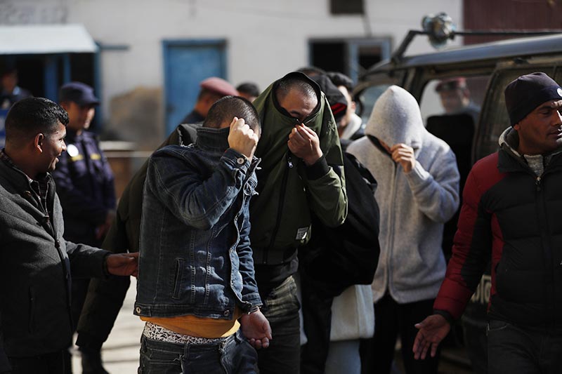 विदेशीको अबैध धन्दा गर्ने थलो बन्दै नेपाल, १ हजार ४ सय विदेशी कारागारमा