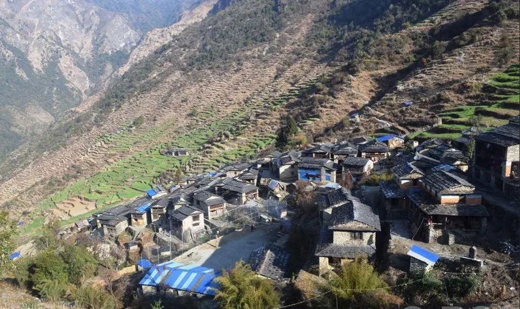 आधुनिक विकास र सुविधाको खोजीमा रित्तिदै ‘कुइनेखानी’ गाउँ