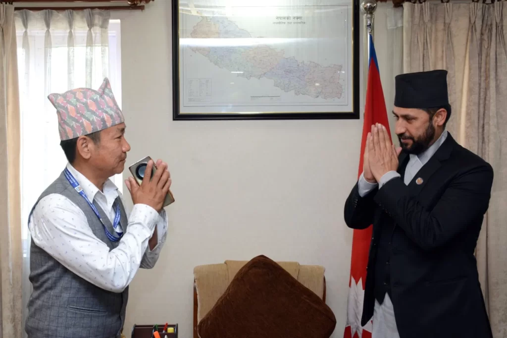 गृहमन्त्री लामिछानेसँग धरान उपमहानगरपालिका प्रमुख साम्पाङको भेट-के भयो कुरा ?