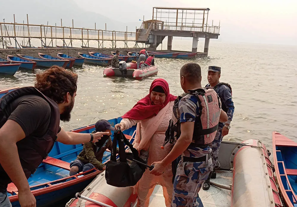 फेवातालमा डुंगा दुर्घटना, पाँचै जनाको सकुशल उद्धार