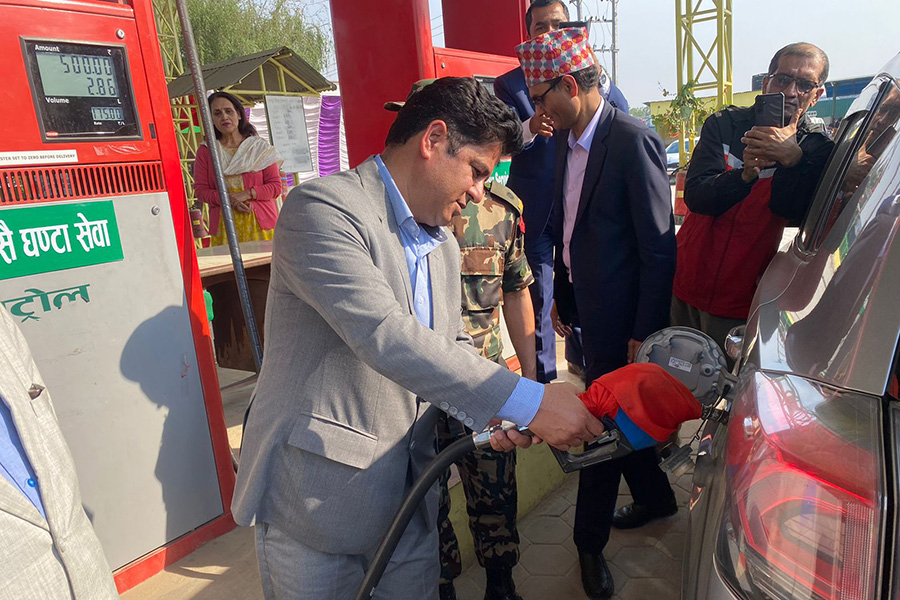 साझा पेट्रोल पम्प अब चौबिसै घण्टा खुला