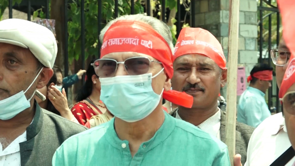 प्रधानमन्त्री दाहाल सत्ताका लागि जे गर्न पनि तयार हुनुहुन्छः भट्टराई