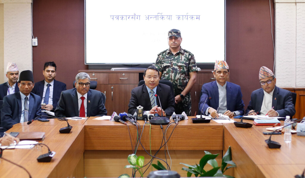 आर्थिक सुधारका लागि आयोग नै गठन गरेर कम गर्छौँ : अर्थमन्त्री