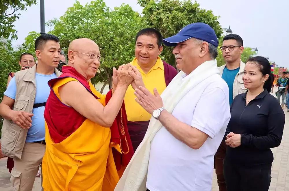 लुम्बिनीमा प्रधानमन्त्री: स्थानीय र बौद्धमार्गीहरूसँग अन्तर्क्रिया