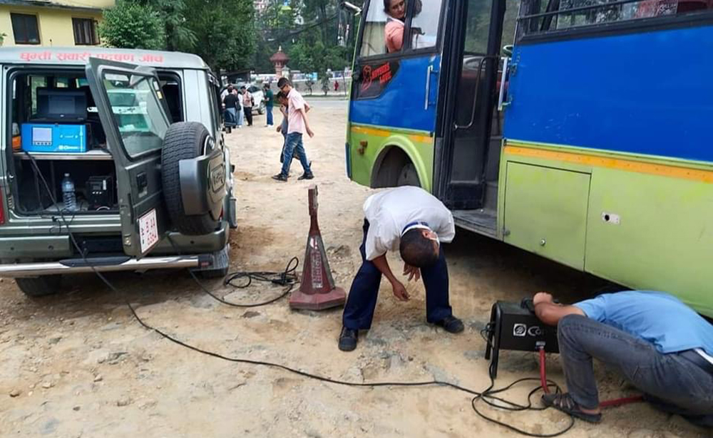 सवारी प्रदूषण नियन्त्रणका लागि चन्द्रागिरीमा निःशुल्क सवारी साधन परीक्षण शिविर