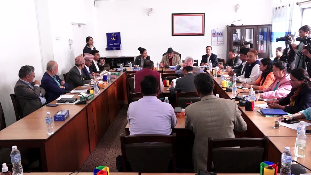 सांसद चौधरीको तर्क- विदेश पढ्न जाने विद्यार्थी बढे, नेपालको शिक्षा प्रणाली सुधारौँ