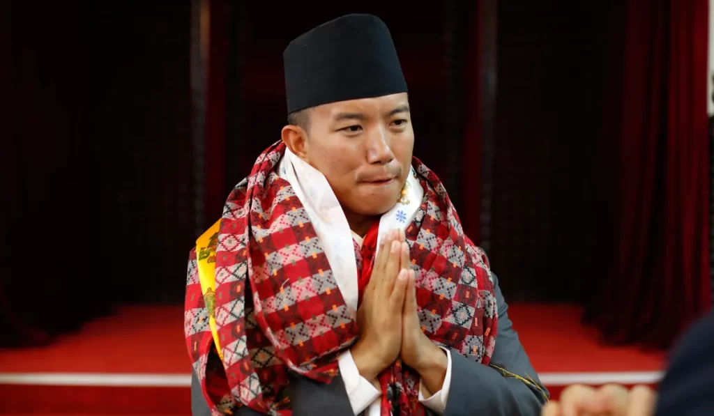 एमाले सांसद सुहाङले लिए शपथ