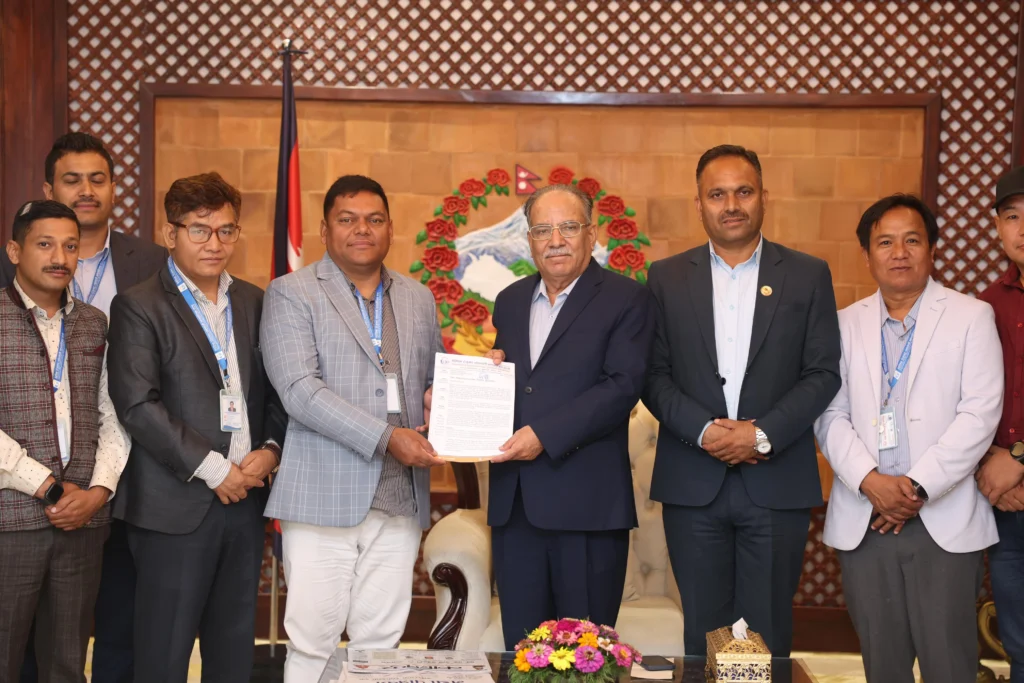 वैदेशिक रोजगार क्षेत्रका समस्या समाधानका लागि प्रधानमन्त्रीलाई ज्ञापनपत्र