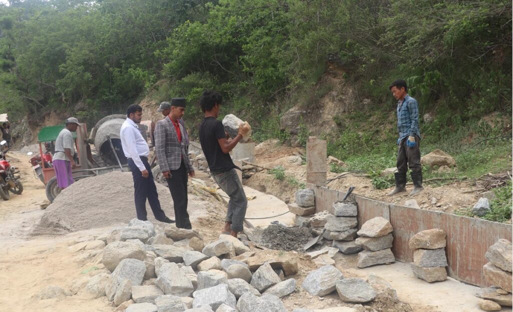 जरायोटार-सिक्रेटार सडक स्तरोन्नति गरिँदै