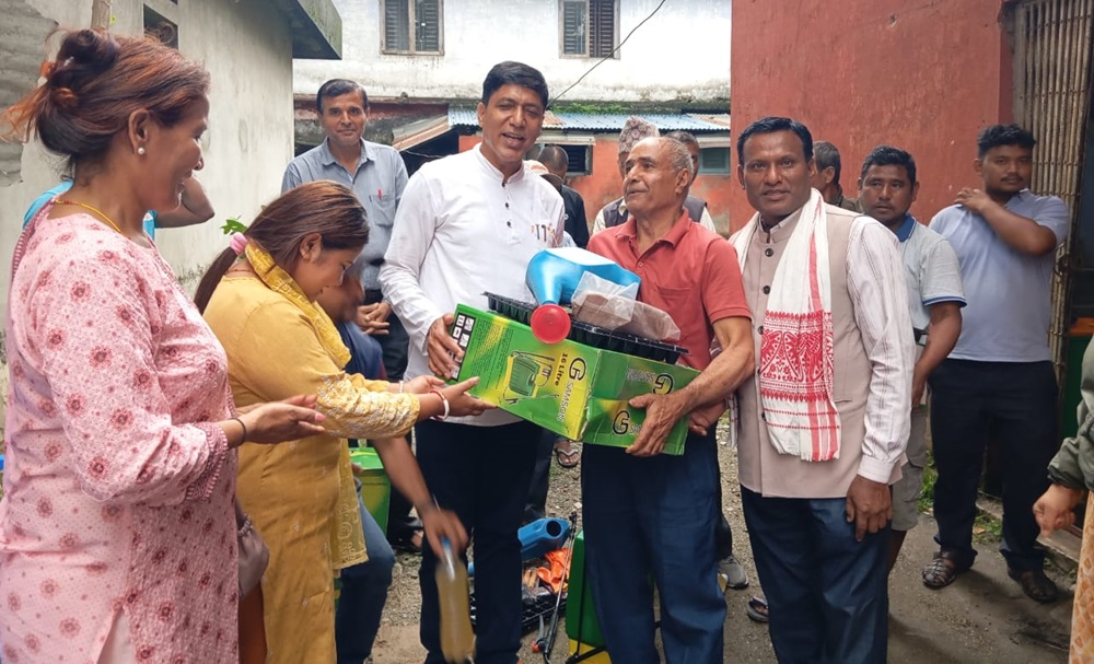 करेसाबारी प्रवर्द्धन गर्न किसानलाई सहयोग