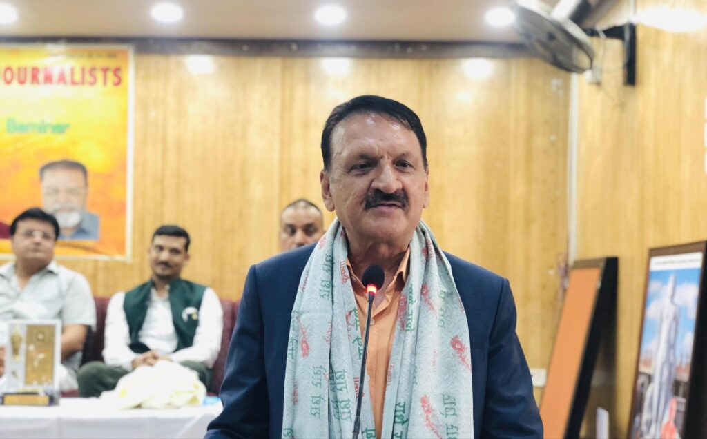 नेपालका धार्मिकस्थलको दर्शन गर्न प्रकाशशरण महतको आग्रह