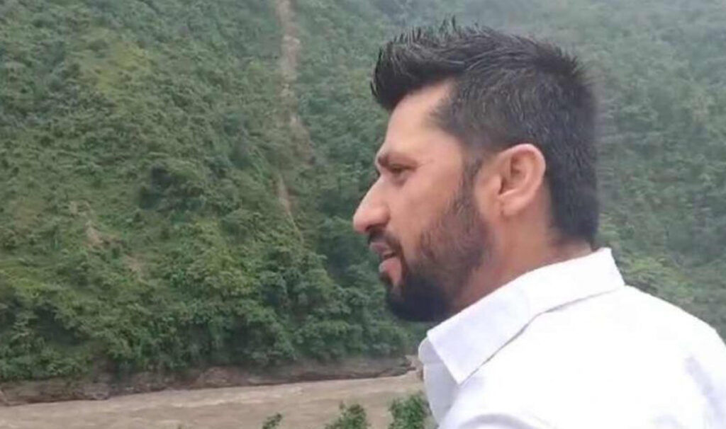 दुई बस त्रिशूलीमा खसेको ५ दिनपछि सिमलताल पुगे रवि लामिछाने