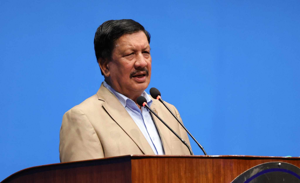 केसीको प्रश्न– सांसदले पाँच हजार घुस दिएको विषय नजरअन्दाज गर्न मिल्छ ?