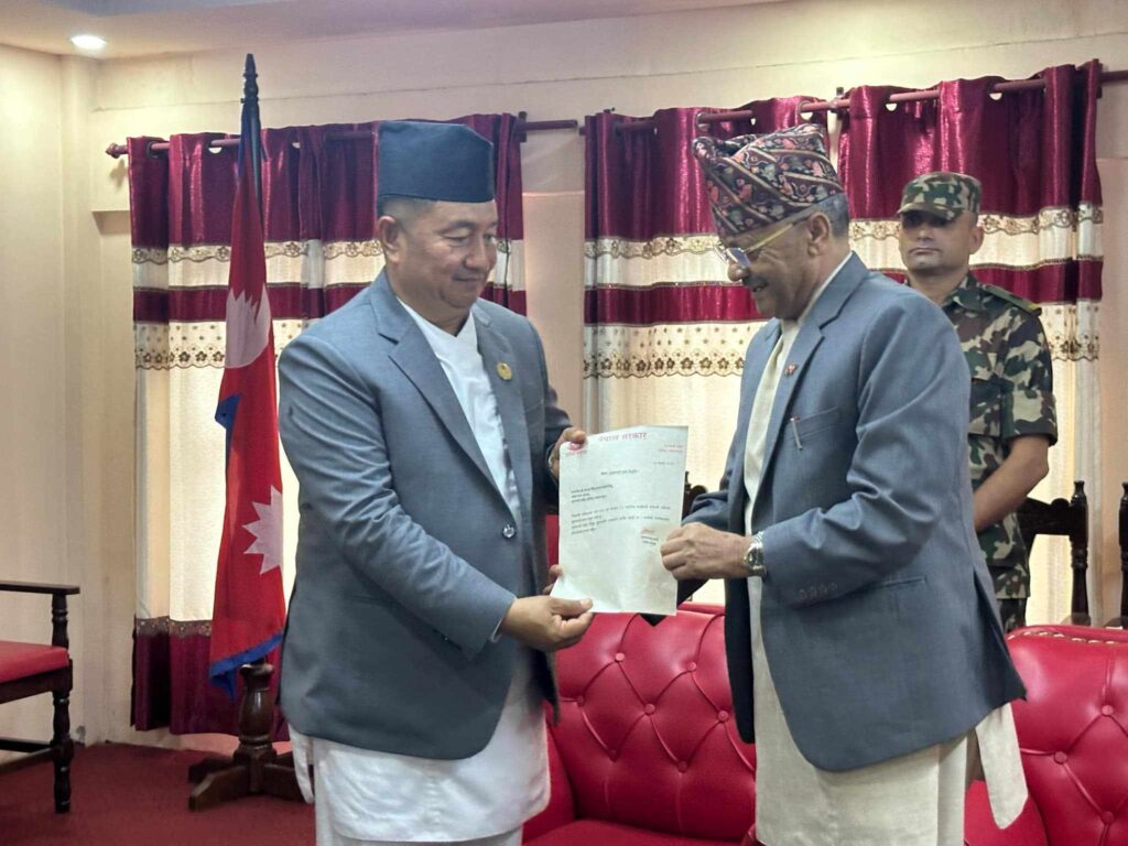 बागमतीको मुख्यमन्त्रीमा बहादुर सिंह लामा नियुक्त