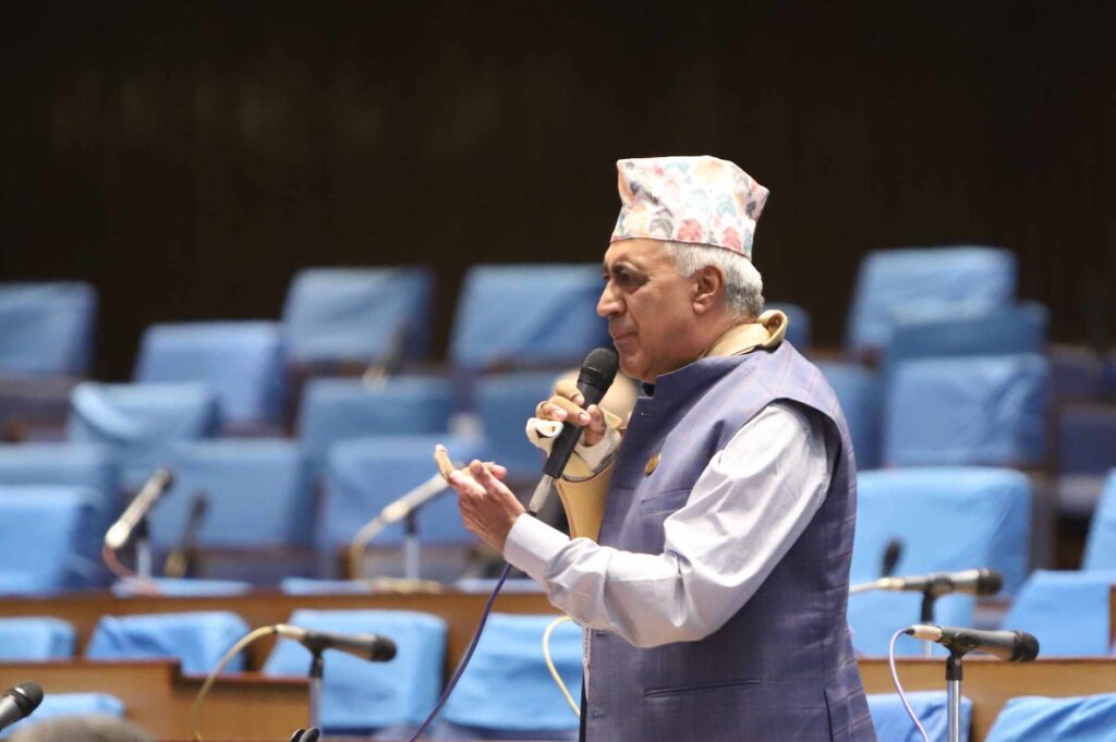 नेपालमा डाक्टर, नर्स पढ्न पाउने व्यवस्था मिलाउनु पर्यो : सांसद भण्डारी