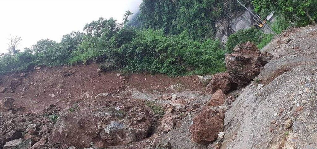 पहिराले बुद्धसिंह मार्ग दुई दिनदेखि अवरुद्ध