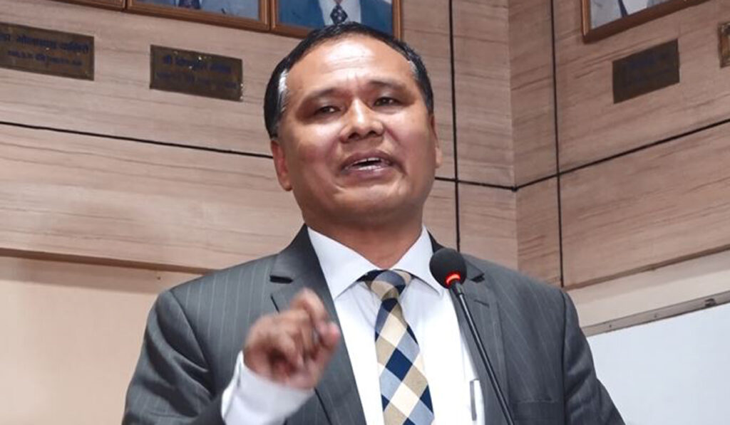 कुलमानले सांसदहरूलाई भने : तीन महिनाभित्र बाँकी महसुल नतिरे फेरि उद्योगको लाइन काटिन्छ