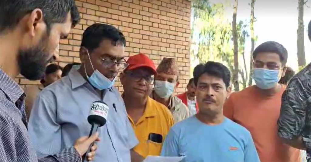 सौर्य विमान दुर्घटना : माग सम्बोधन नभए शव नबुझ्ने आफन्तको अडान