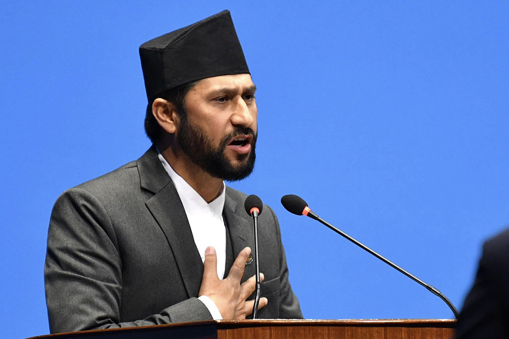 बेपत्ता दुई बसको खोजीमा पाँच सय सुरक्षाकर्मी परिचालन गरेका छौँ : गृहमन्त्री लामिछाने