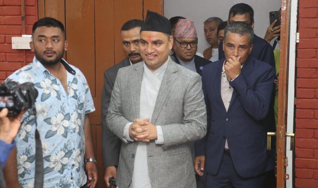 स्वास्थ्यमन्त्रीको घोषणा – एक महिनाभित्र सरकारी अस्पतालमा लाइन बस्नु पर्दैन