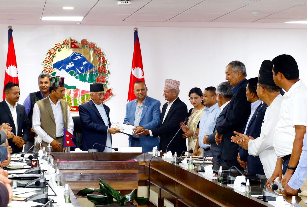 के छ प्रधानमन्त्रीलाई एमालेले दिएको सुझावमा ?