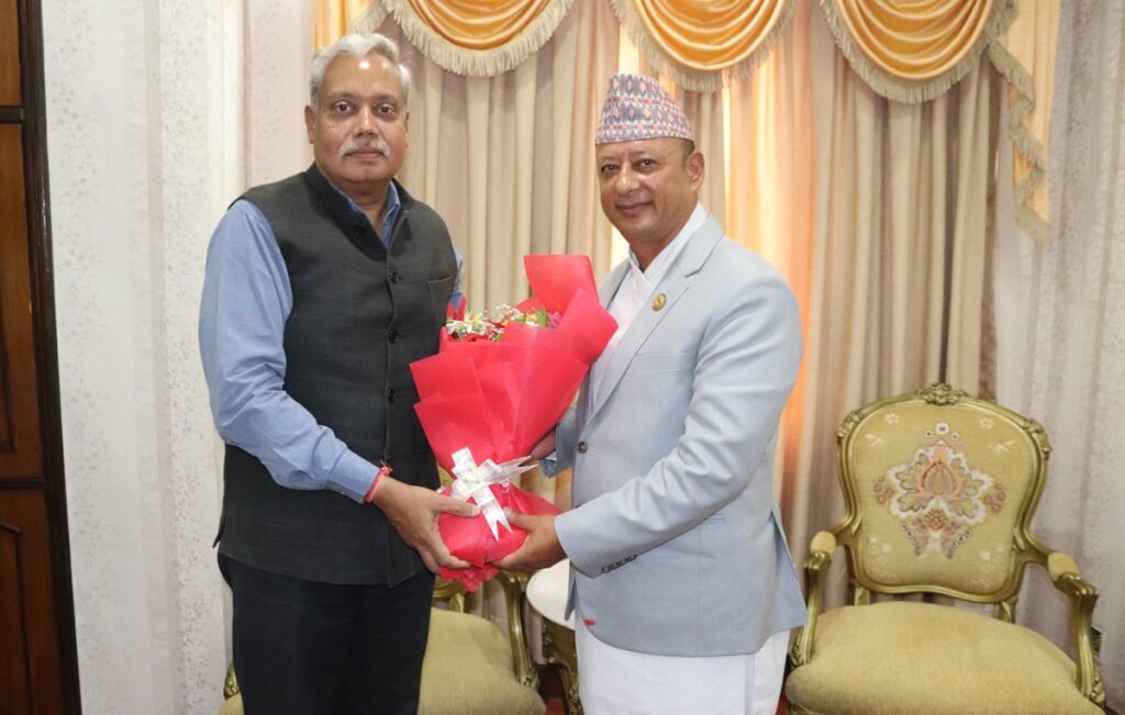 भारतीय राजदूतले भेटे ऊर्जामन्त्री खड्कालाई, ऊर्जा सहकार्यबारे छलफल