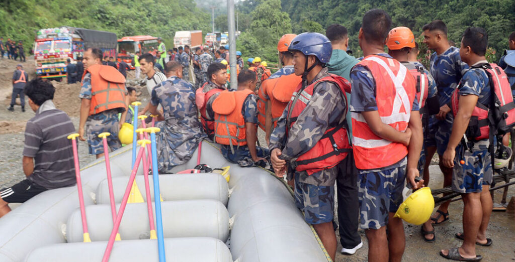 गृहसचिव र सुरक्षा निकायका प्रमुखहरू घटनास्थलमा