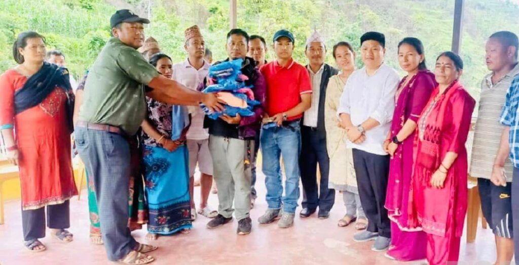 अग्निपीडितलाई प्रवासी नेपालीको सहयोग