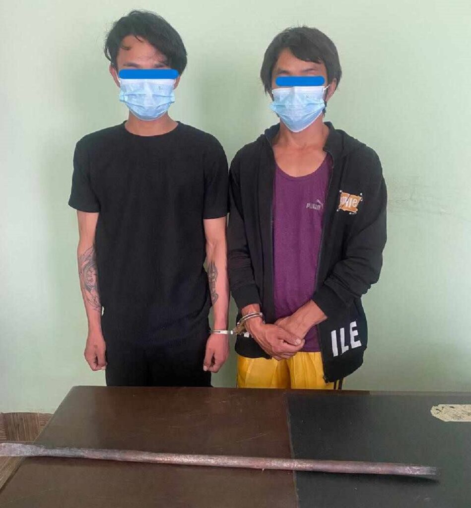 एटीएम फोडेर पैसा चोर्न खोज्ने दुई जना पक्राउ