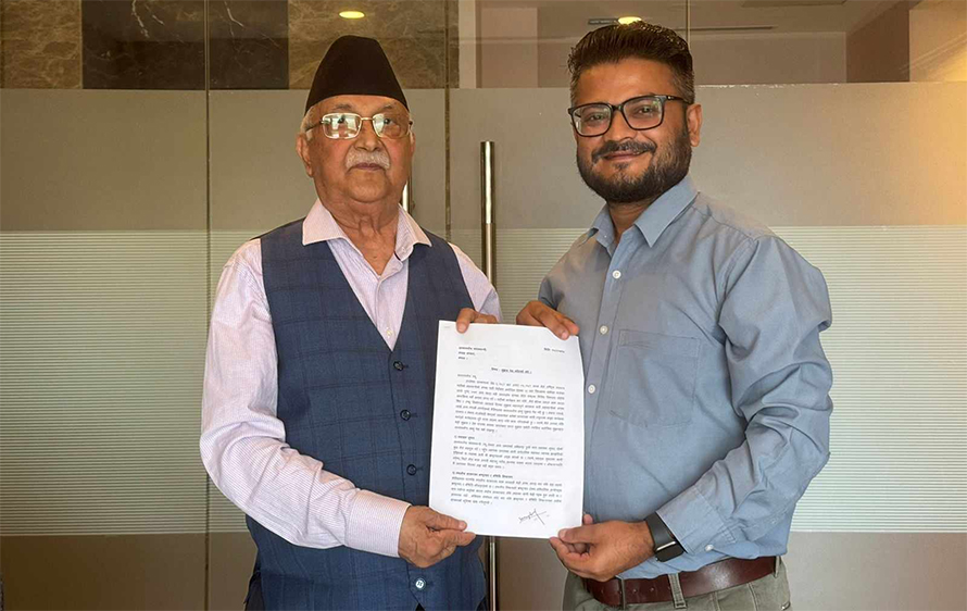 प्रधानमन्त्रीलाई मुकुलको सुझाव ; नागरिकता पुनः प्राप्त गर्नेलाई राज्यको प्रमुख पदको जिम्मेवारी नदिऔं