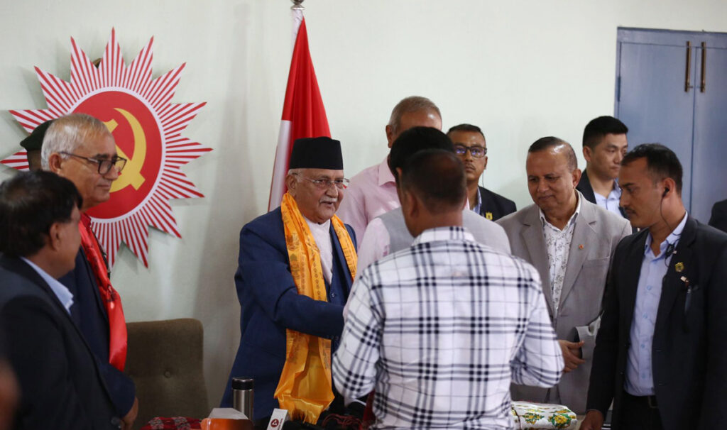 एकीकृत समाजवादीका नेता यादव एमालेमा प्रवेश गरे