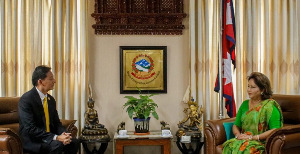 परराष्ट्रमन्त्रीसँग थाई राजदूतको भेट, दुईदेशीय सम्बन्धबारे छलफल