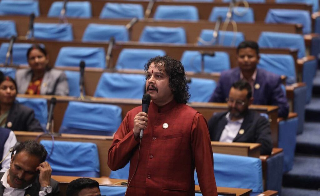 टुँडिखेलमा ओली र देउवाविरुद्ध नाराबाजी गरेका युवा पक्राउको विरोधमा उत्रियो रास्वपा