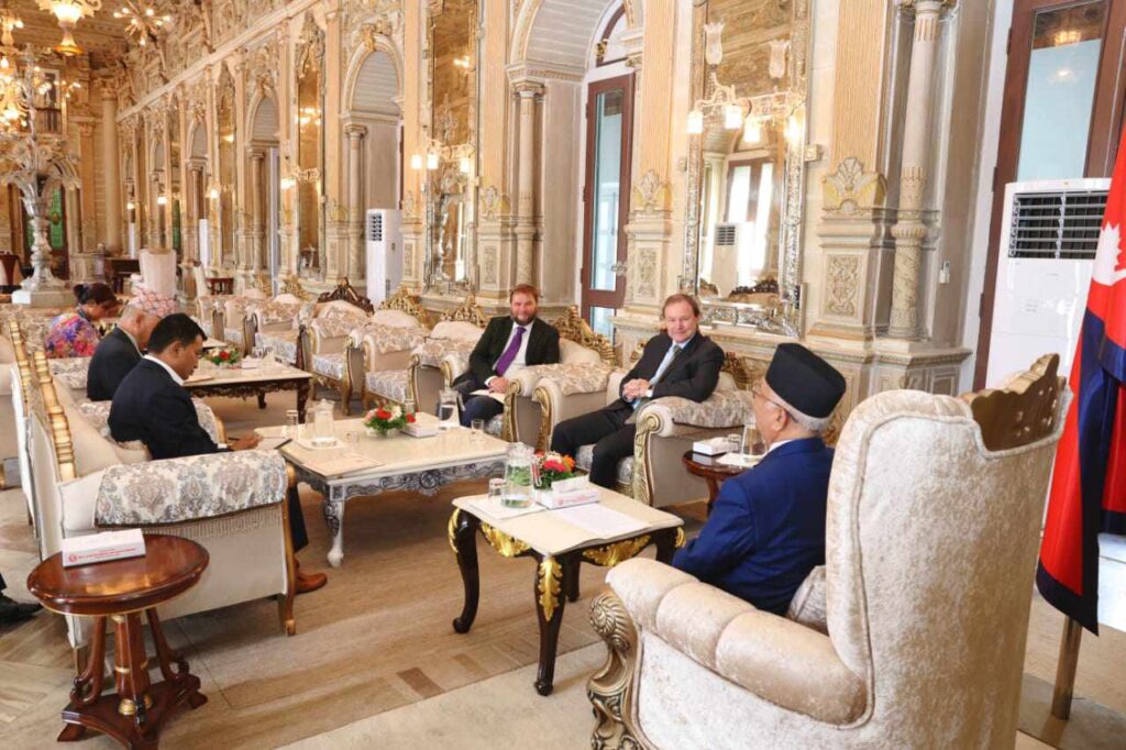 प्रधानमन्त्री ओली बेलायती राजदूत भेट : टीआरसीबारे छलफल, वस्तु निर्यातमा सहजीकरणको वाचा