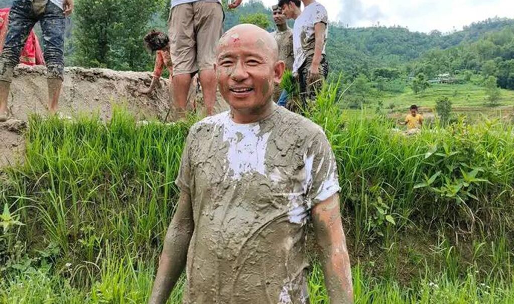 पक्राउ परे प्रधानमन्त्री ओलीको ज्यान लिने धम्की दिने सरकारी कर्मचारी