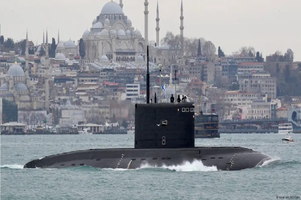 मिसाइल हानेर क्रिमियामा रसियन पनडुब्बी डुबाएको युक्रेनी दाबी