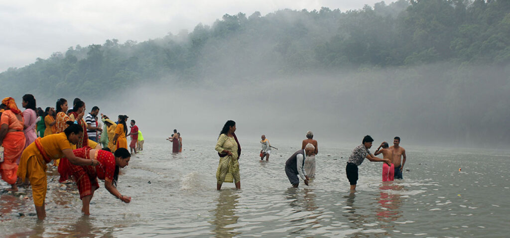 भाद्र कृष्ण पञ्चमी: कोलमती घाटस्नान गरिँदै