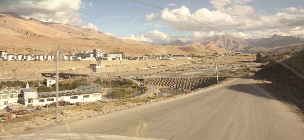 बेरोजगारीले हुम्लाका युवायुवतीलाई पुर्यायो चीनको ताक्लाकोट