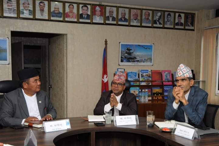 हवाई सुरक्षाबारे मन्त्री पाण्डेले लिए सुझाव